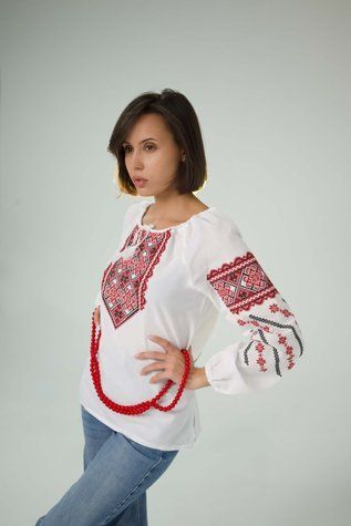 Жіноча сорочка "Волинська" біла з червоною вишивкою 12170-42 фото