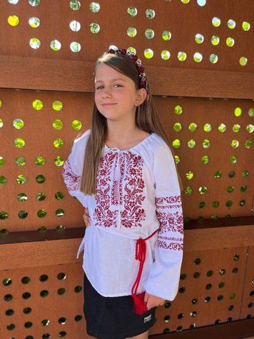 Сорочка для дівчинки "Сокальська" на білому полотні з бордовим орнаментом 15123-116 фото