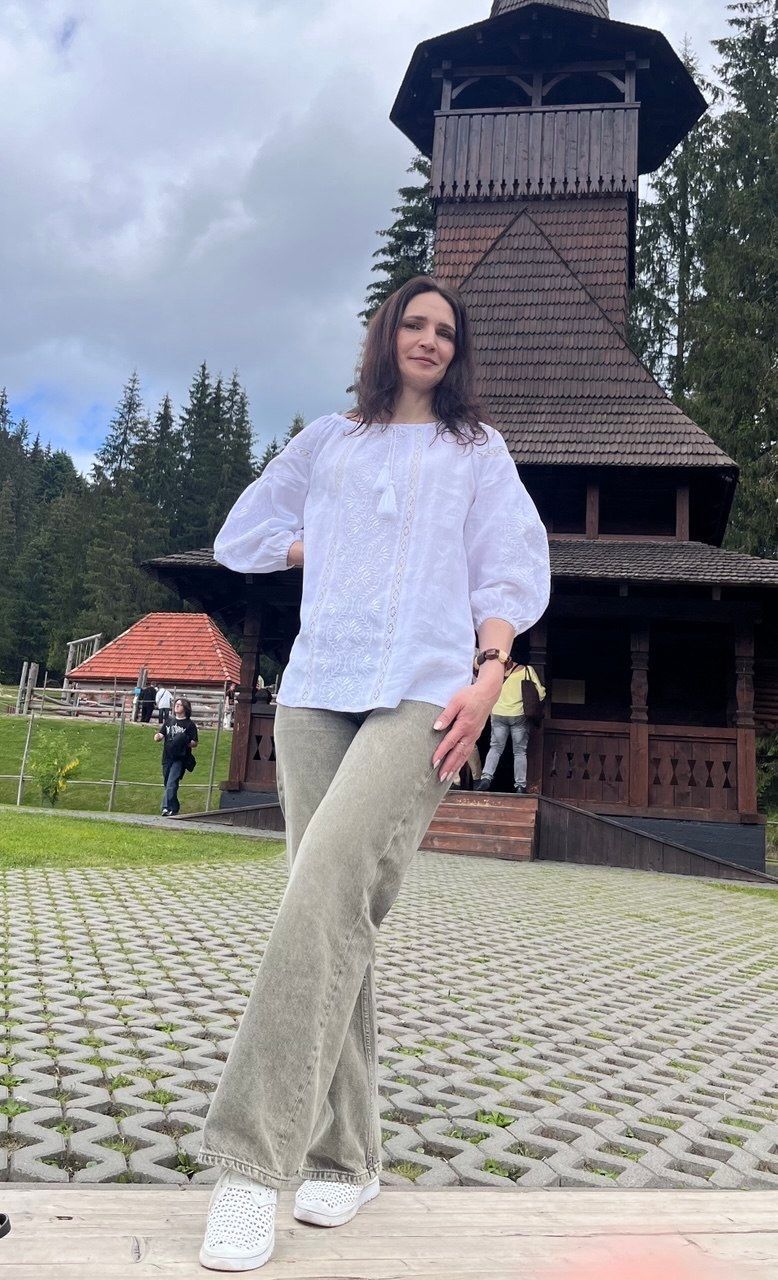 Леда- вишиванка жіноча білим по білому