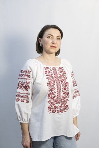 Жіноча сорочка "Сокальська" біла з червоною вишивкою 12130-42 фото