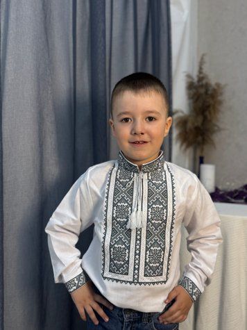 Гетьман - сорочка для хлопчика біла з сірим орнаментом